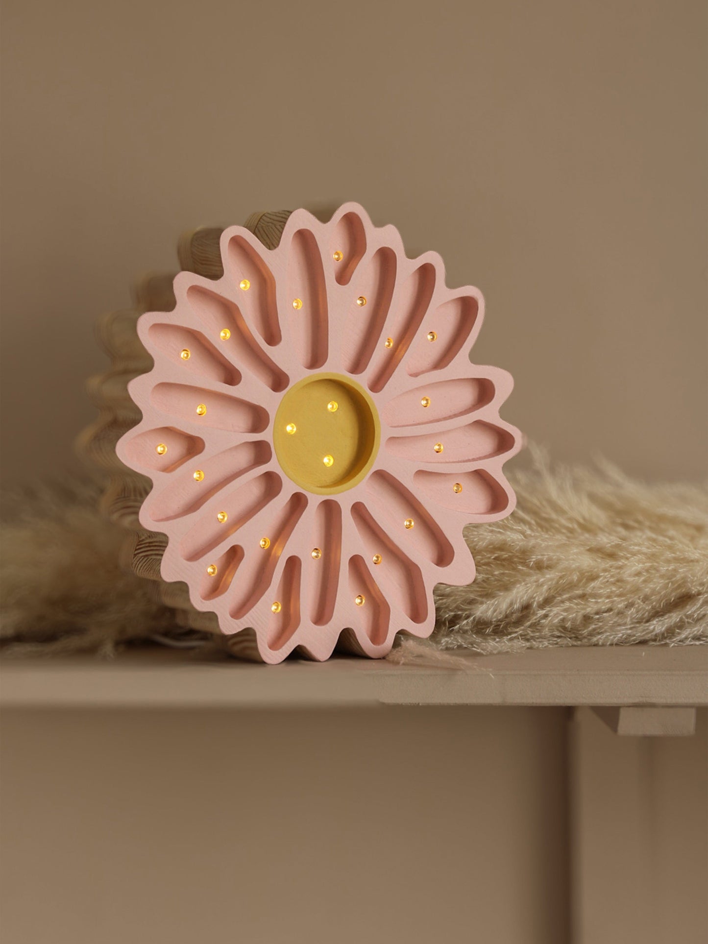 Little Lights Daisy Lamp in Pink (26.5x26.6x5.5cm)