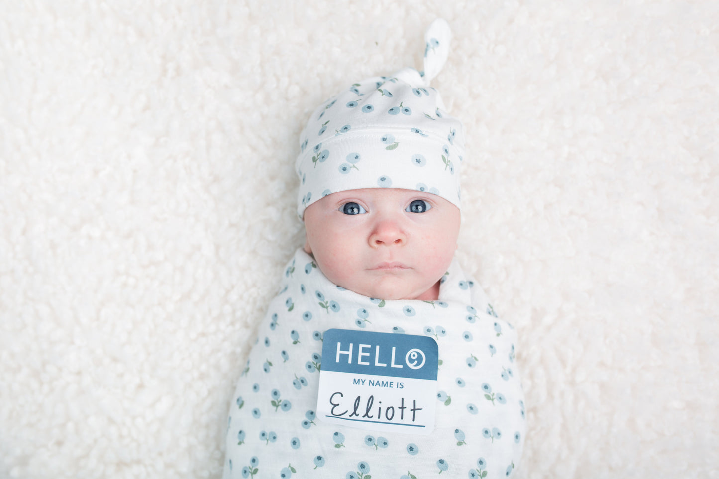 Lulujo - Bamboo Hat and Muslin Swaddle Blanket Gift Set - Blueberries