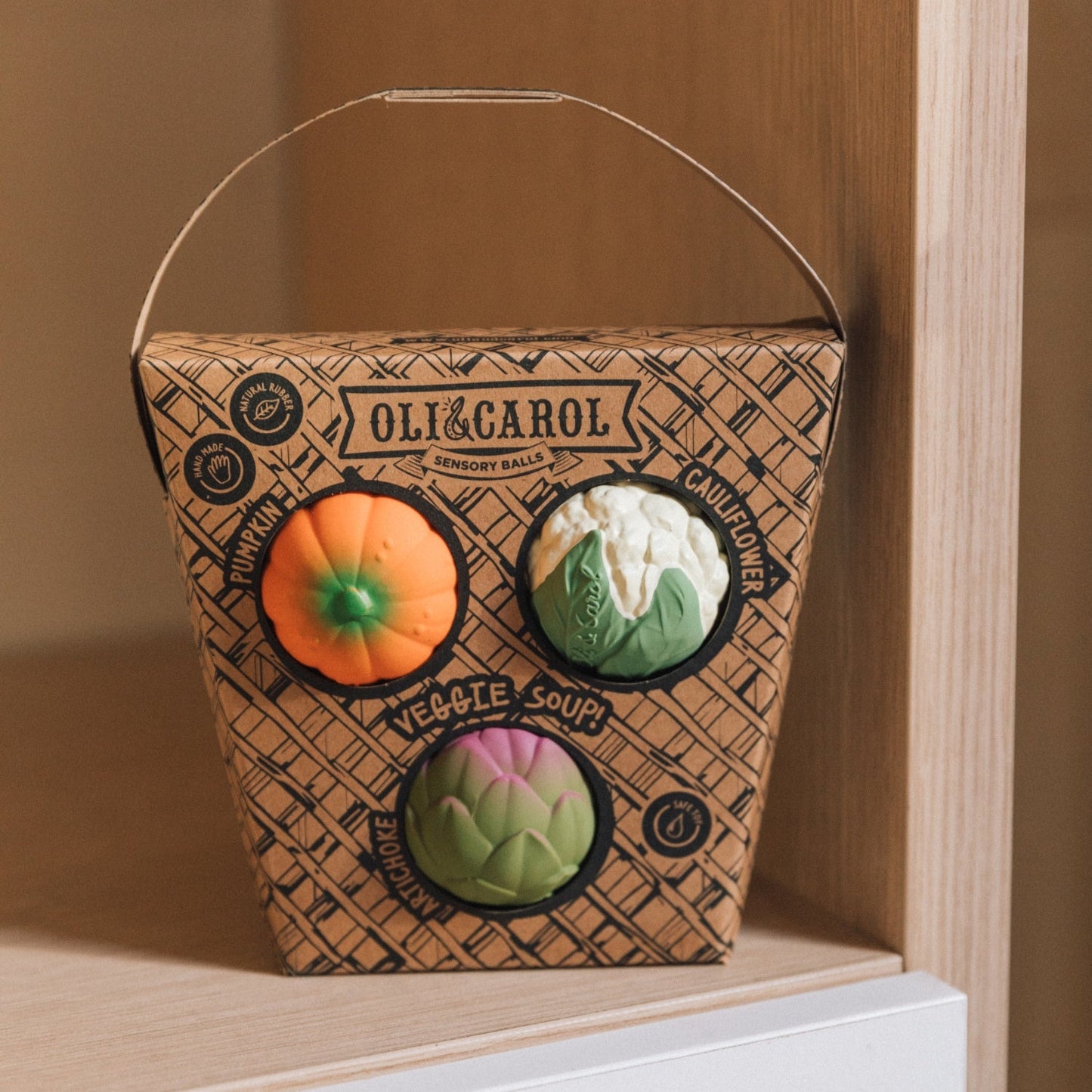 Balle sensorielle pour bébé Oli & Carol, soupe aux légumes