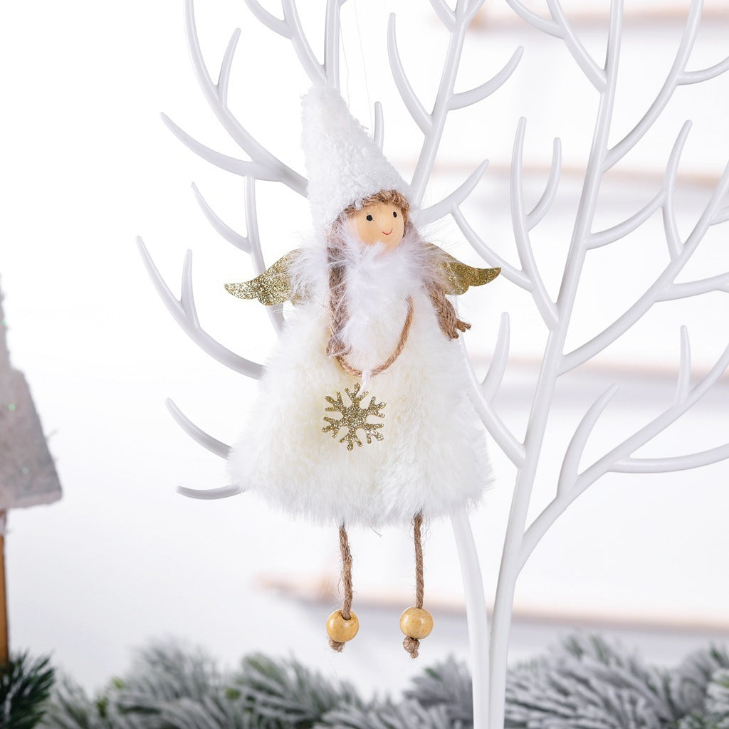 Poupée en peluche avec pendentif sapin de Noël