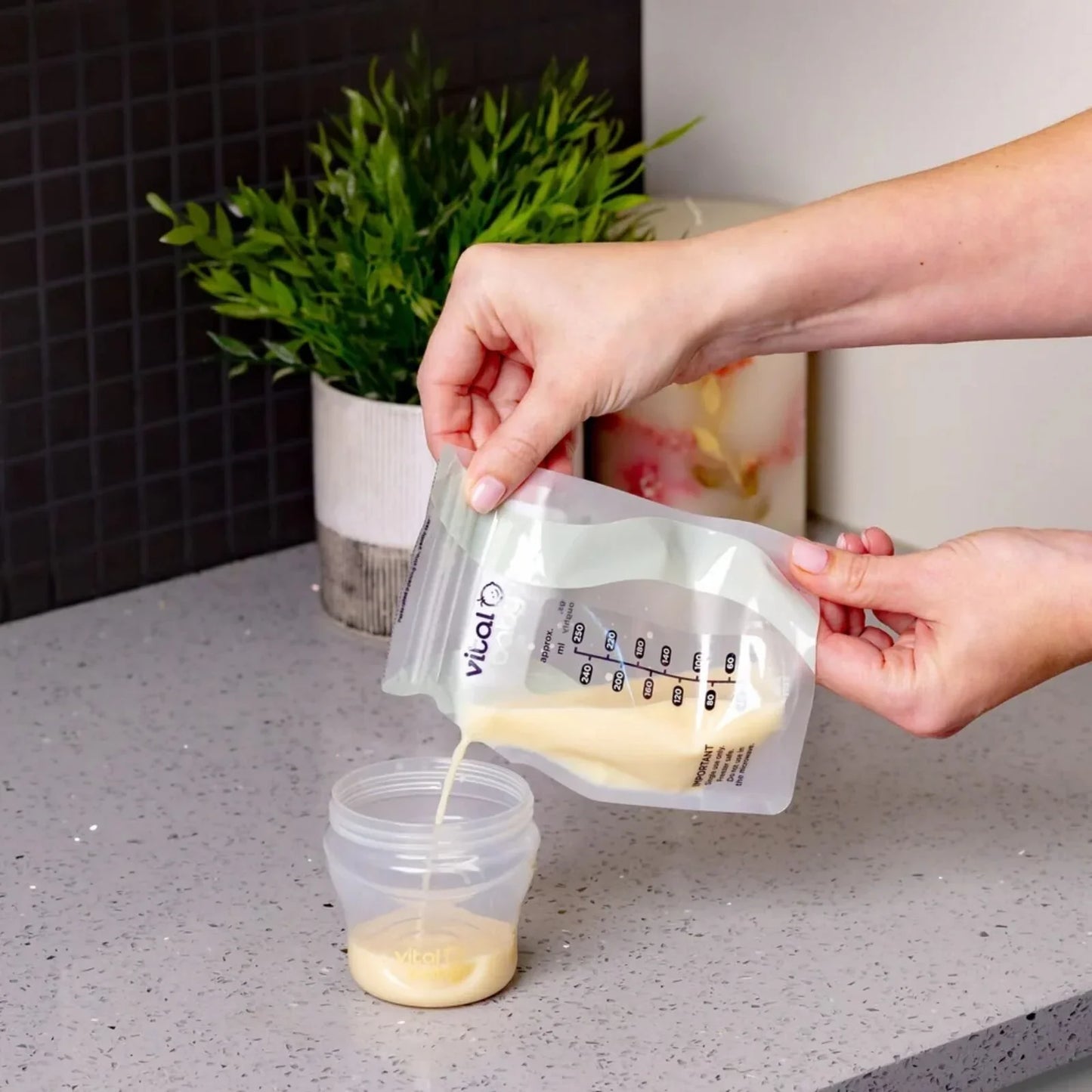 Sachets de conservation de lait maternel Vital Baby Nurture Easy Pour, lot de 30.