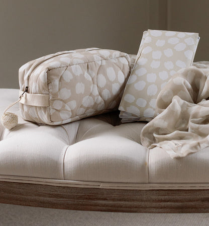 Quilted Washbag - Scallop