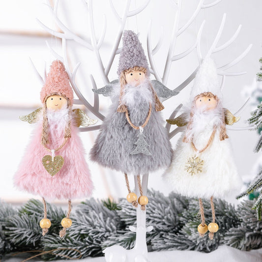 Poupée en peluche avec pendentif sapin de Noël
