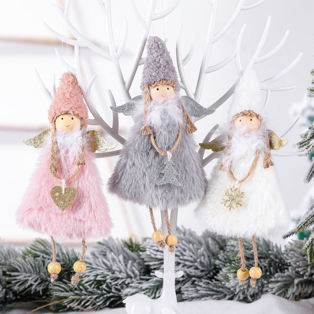 Poupée en peluche avec pendentif sapin de Noël