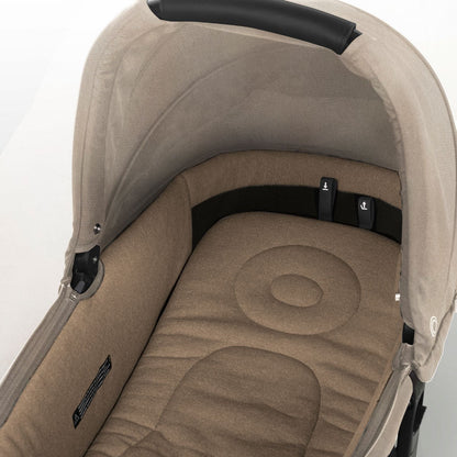 Jane Crosslight-3 Trio Fix with iKonic-2 Swivel Car Seat Bundle (0-4 years)