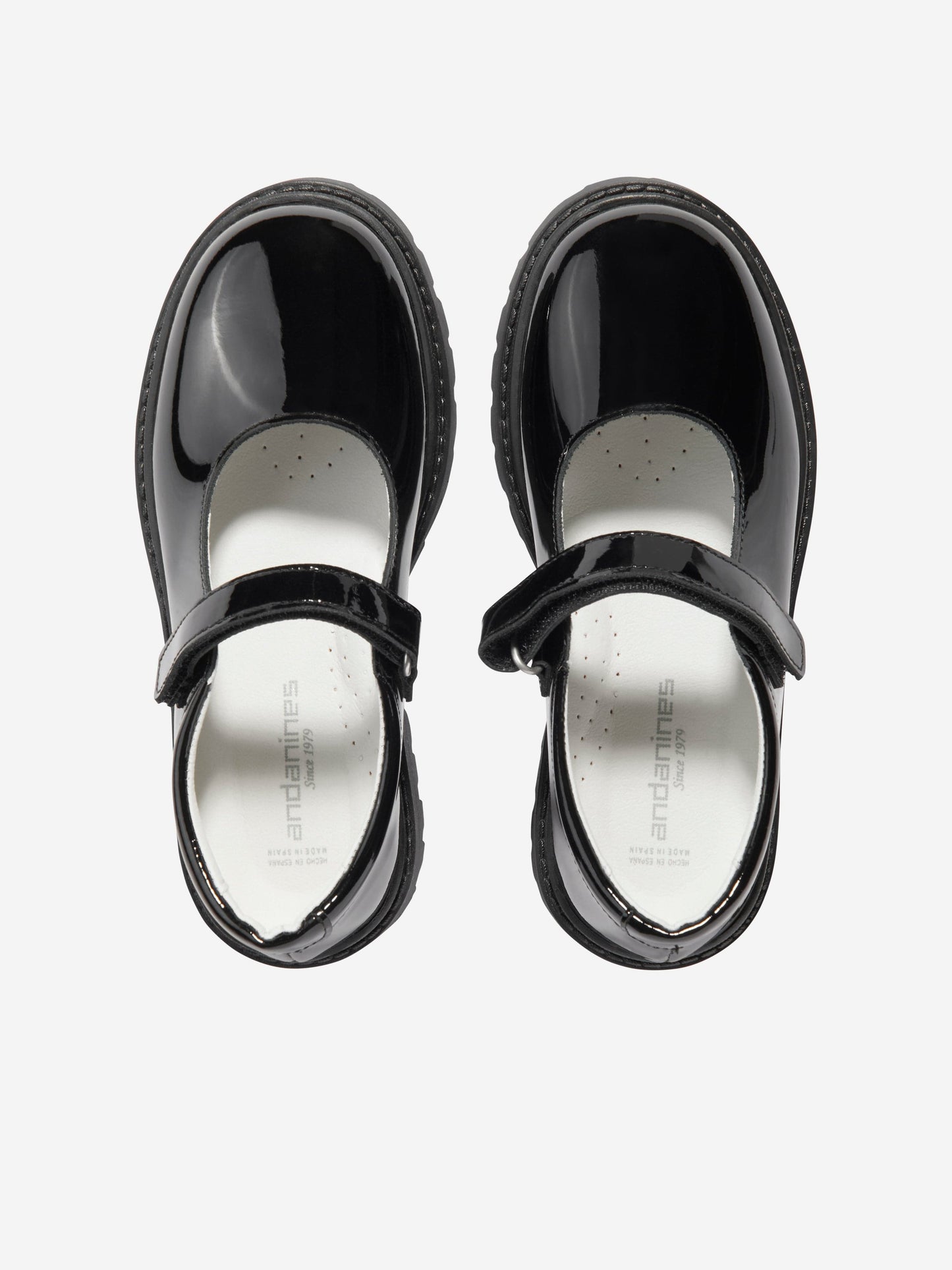 Andanines Girls Patent Leather Chunky Mary Jane Shoes in Black