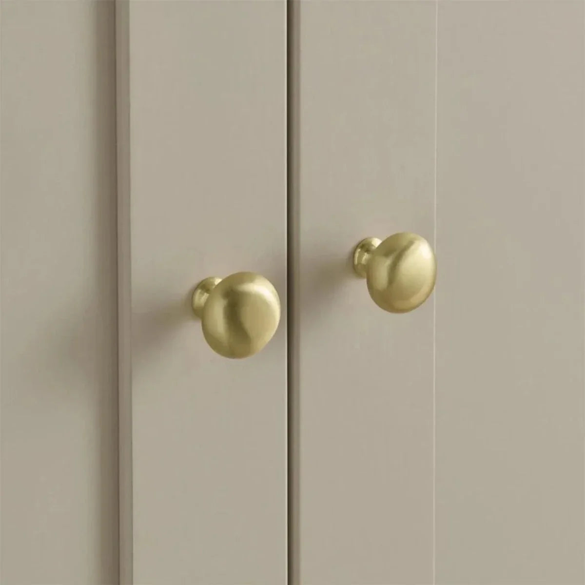CuddleCo Clara 2 Door Nursery Wardrobe - Cashmere & Ash