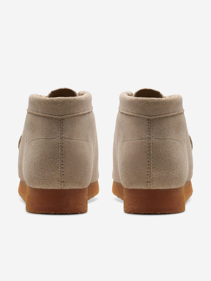 Clarks Kids Wallabee Boots in Beige (Wide Fit)
