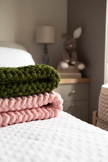 Couverture en crochet très épaisse – Faite à la main dans des tons neutres