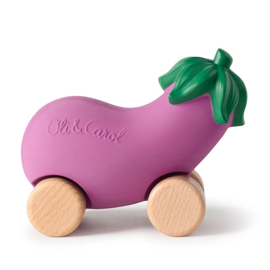 Oli et Carol Emma la voiture aubergine