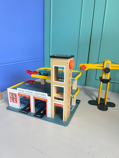 Garage à plusieurs niveaux avec ascenseur