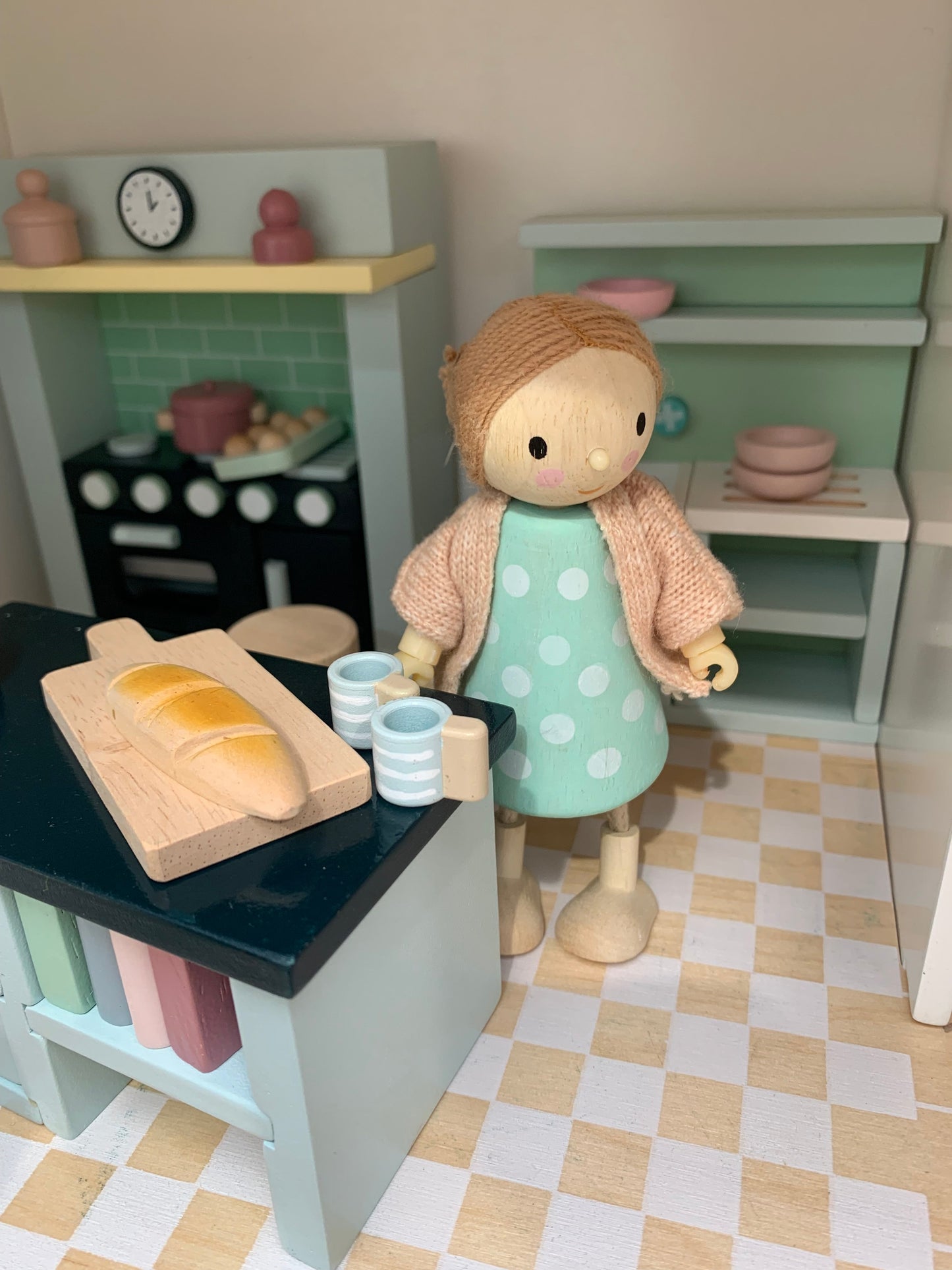 Mobilier de cuisine pour maison de poupée