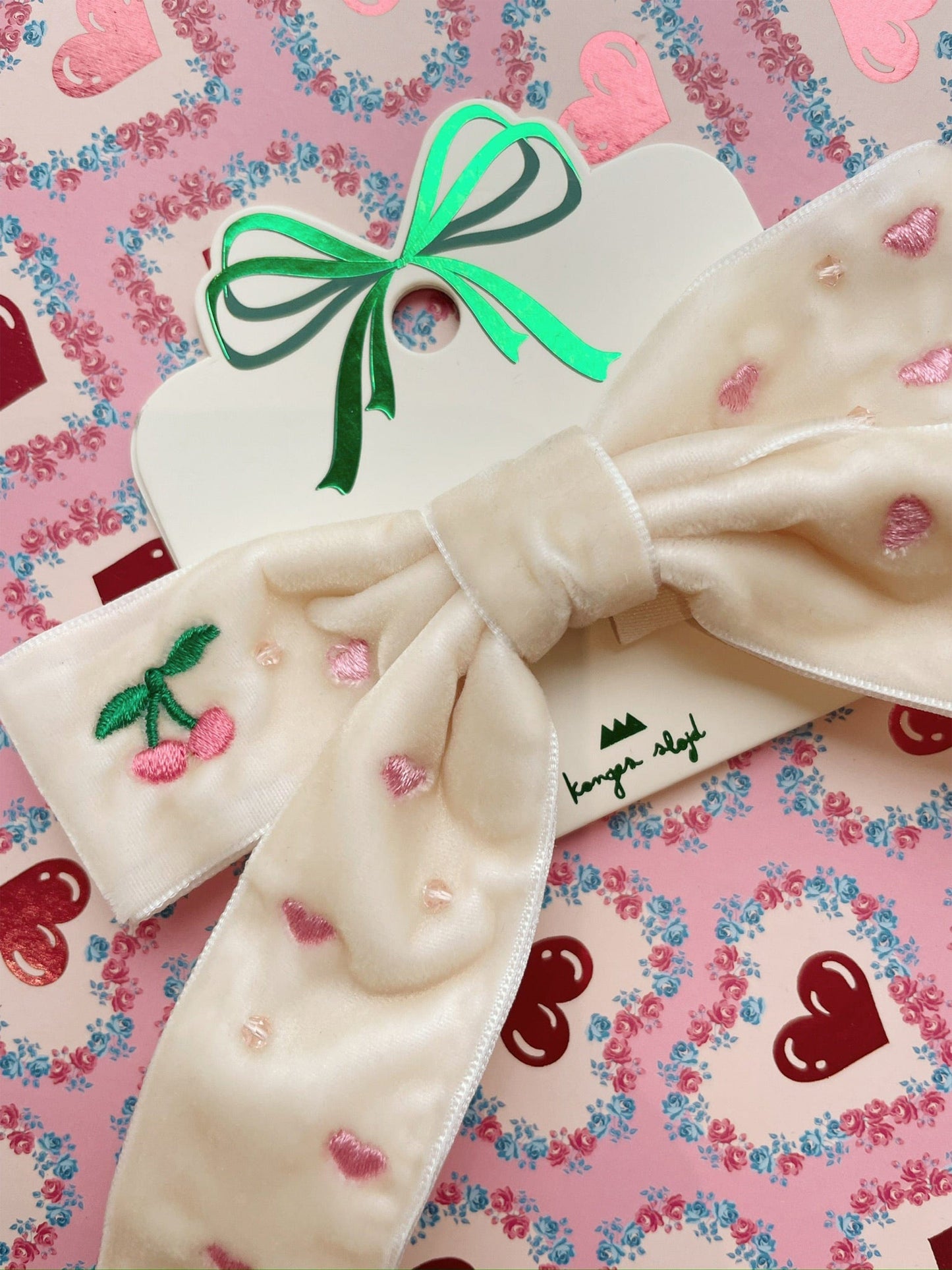 Konges Sløjd Girls Velvet Bow Pearly Hair Clip in Ivory