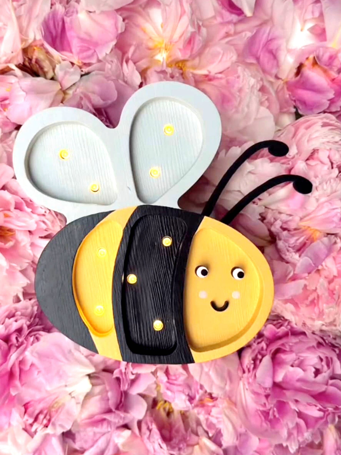 Little Lights Happy Bee Lamp in Yellow (16x18.5x5.5 cm)