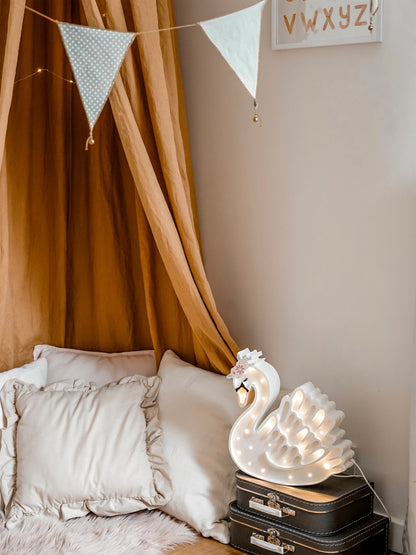 Little Lights Swan Lamp in White (36x31.5x5.5 cm)