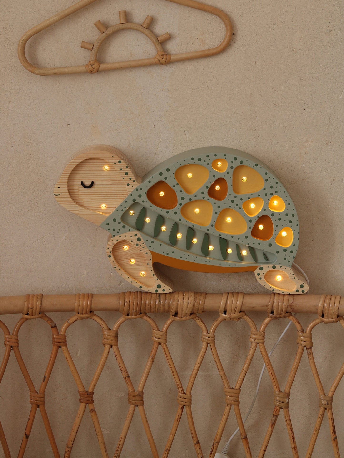 Little Lights Turtle Lamp in Green (22 x 38 x 5.5 cm)