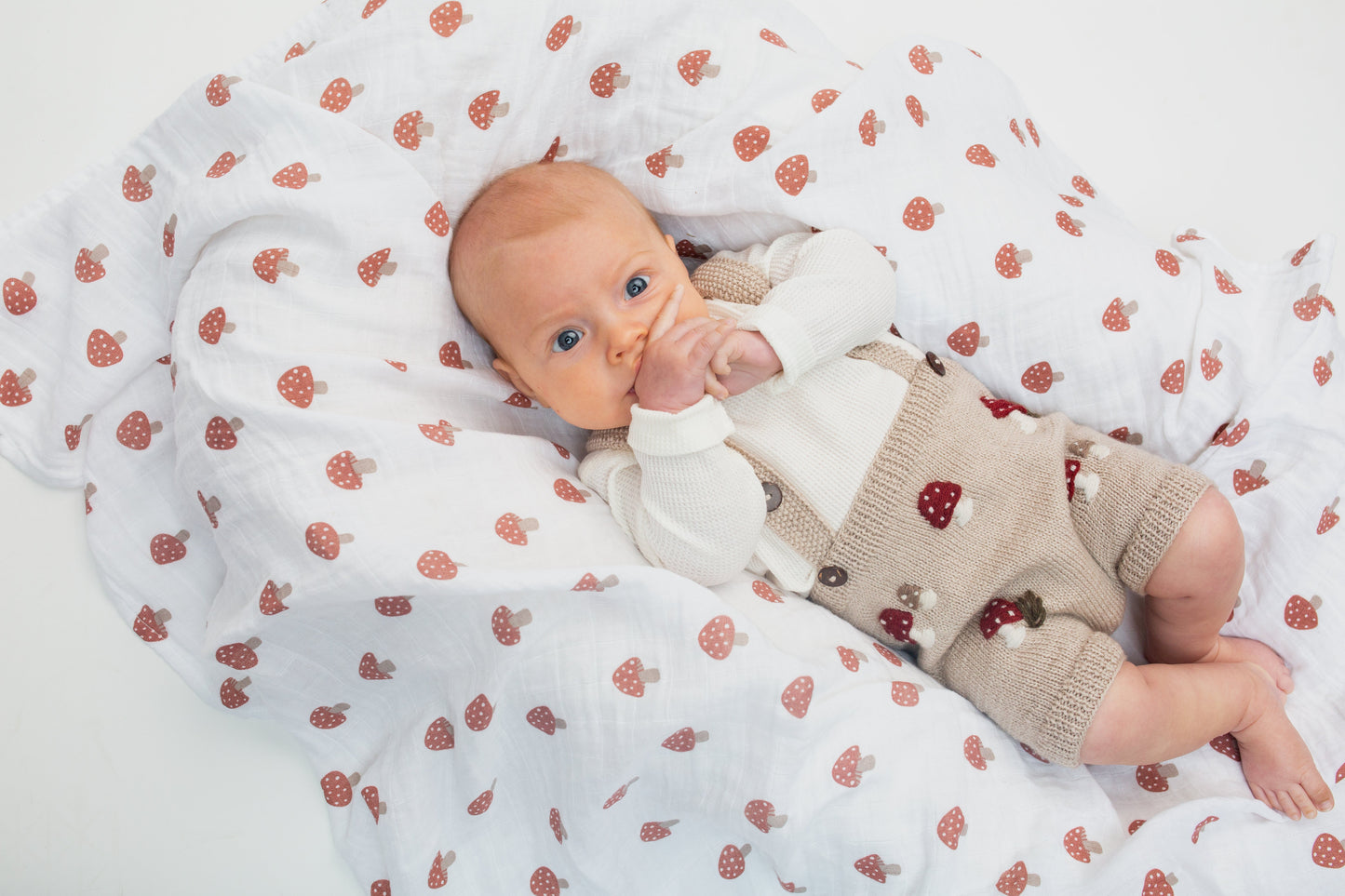Lulujo - 2 Pack Muslin Swaddles - Mushrooms / Sand (100cm x100cm)