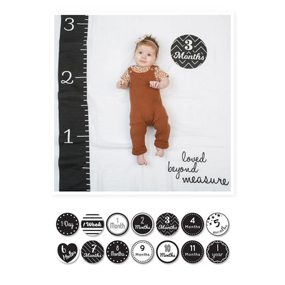 Lulujo - Single Muslin Swaddle & Cards Gift Set- Loved Beyond Measure