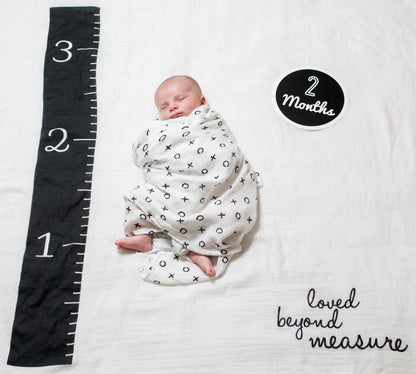 Lulujo - Single Muslin Swaddle & Cards Gift Set- Loved Beyond Measure