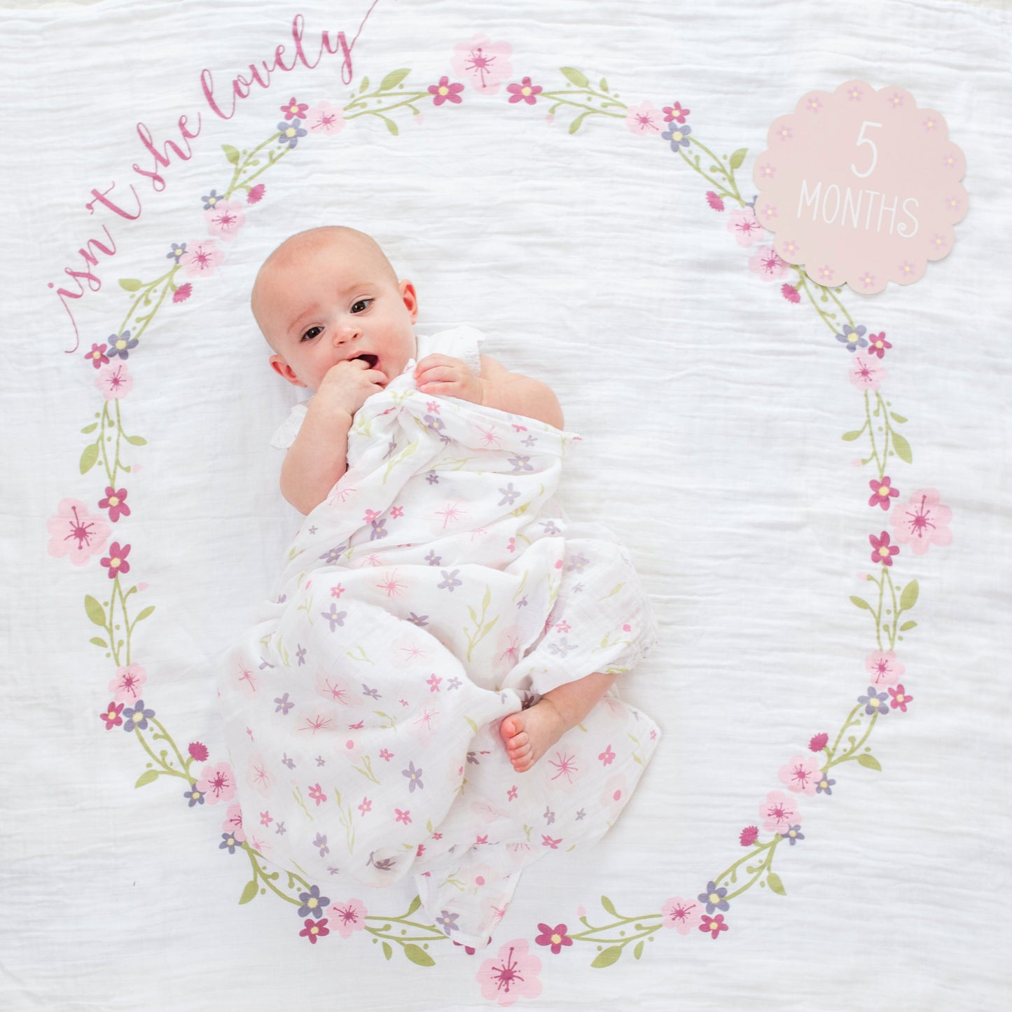 Lulujo - Single Muslin Swaddle & Cards Gift Set- Isn't She Lovely