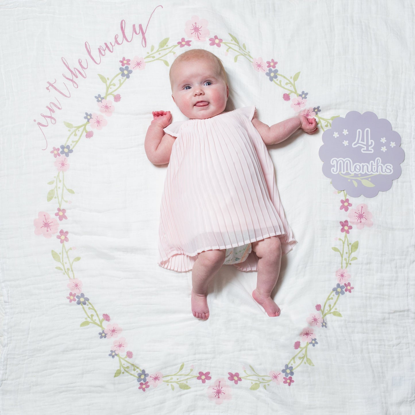 Lulujo - Single Muslin Swaddle & Cards Gift Set- Isn't She Lovely