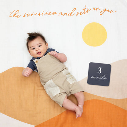 Lulujo - Single Muslin Swaddle & Cards Gift Set- Sun Rise