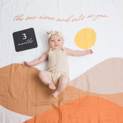 Lulujo - Single Muslin Swaddle & Cards Gift Set- Sun Rise