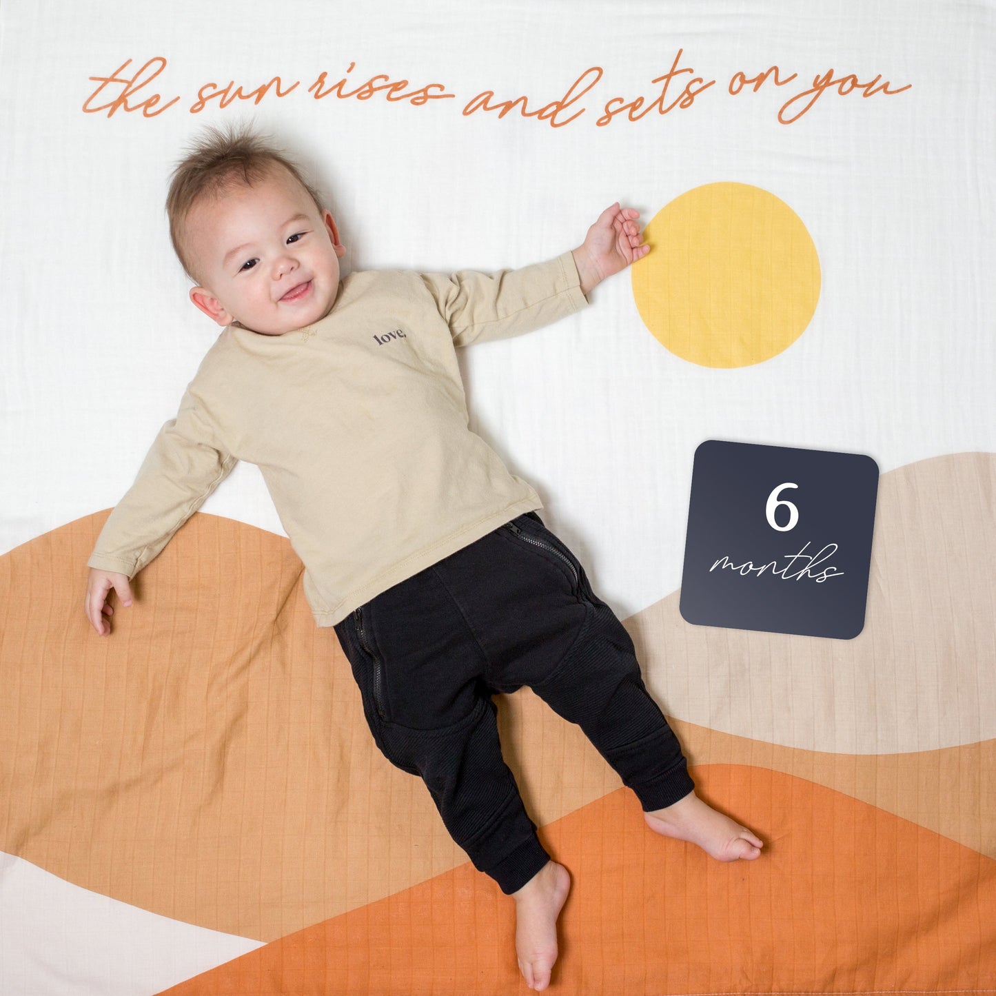Lulujo - Single Muslin Swaddle & Cards Gift Set- Sun Rise