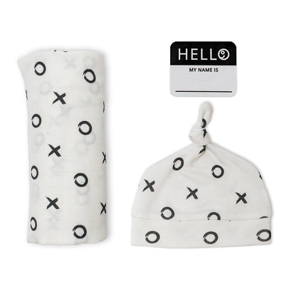 Lulujo - Bamboo Hat and Muslin Swaddle Blanket Gift Set - Hugs & Kisses