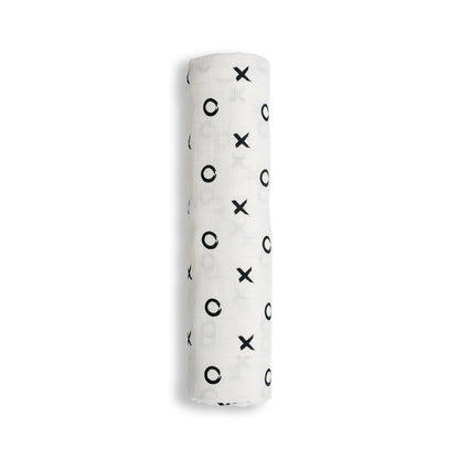 Lulujo - Bamboo Hat and Muslin Swaddle Blanket Gift Set - Hugs & Kisses
