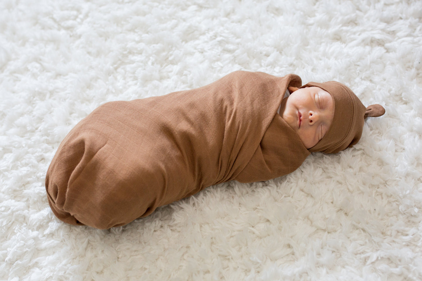 Lulujo - Bamboo Hat and Muslin Swaddle Blanket Gift Set - Tan