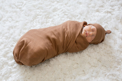 Lulujo - Bamboo Hat and Muslin Swaddle Blanket Gift Set - Tan