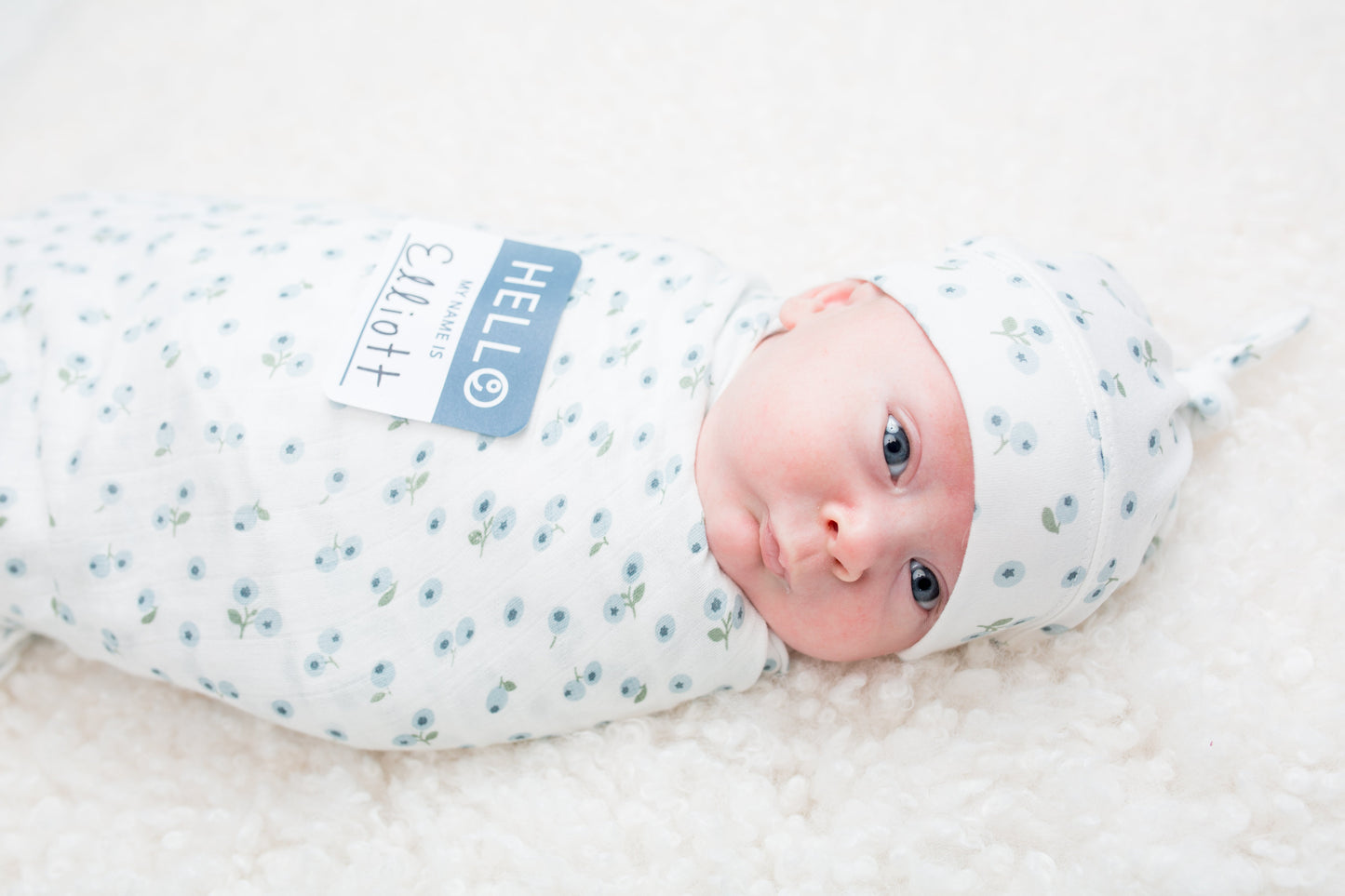 Lulujo - Bamboo Hat and Muslin Swaddle Blanket Gift Set - Blueberries