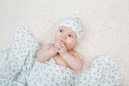 Lulujo - Bamboo Hat and Muslin Swaddle Blanket Gift Set - Blueberries