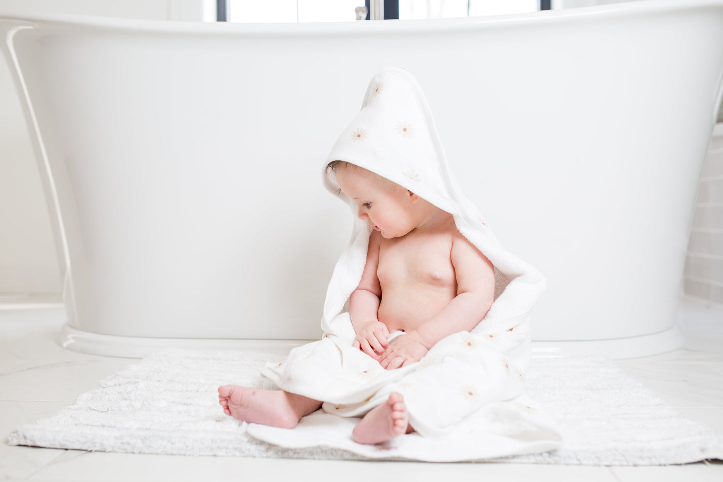 Lulujo - Hooded Towel - Daisies