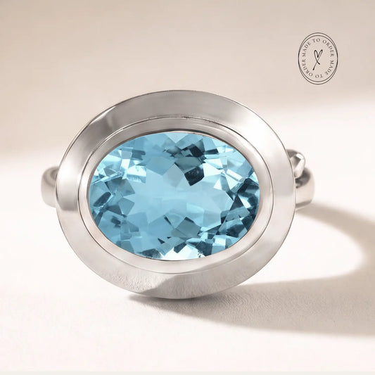 Oval-cut Sky Blue Topaz gemstone Ring - Avery