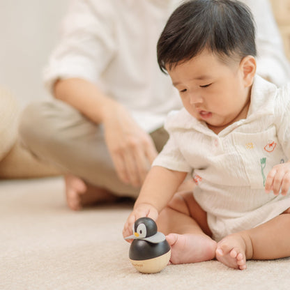 PlanToys Penguin Wobbler