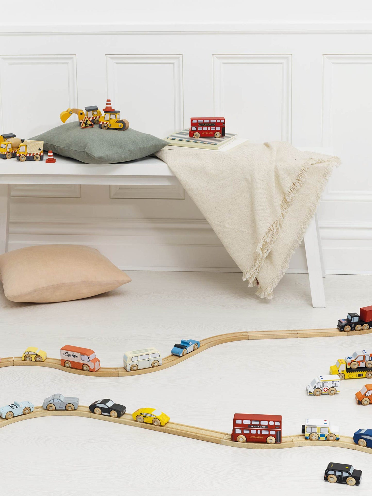 Le Toy Van Classic Wooden Sports Cars-7 Piece (W:9 x D:3 x H:3.3 cm)