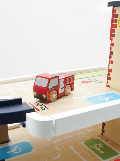 Le Toy Van Fire & Rescue Wooden Garage (W:59.5 x D:45 x H:40cm)