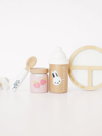 Le Toy Van Dolls Nursing Kit and Bag-8 Piece (30-35cm)
