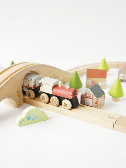 Le Toy Van Figure of 8 Train Set-40 Pieces (Track W:104 x D:45 x H:7.5cm)