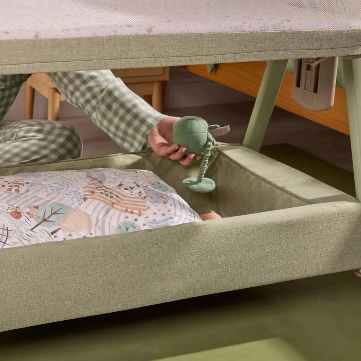 Tutti Bambini CoZee Zen Bedside Crib - Eucalyptus