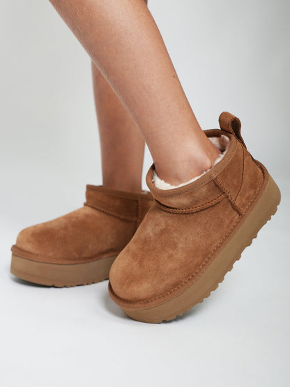UGG Girls Classic Ultra Mini Platform Boots in Chestnut