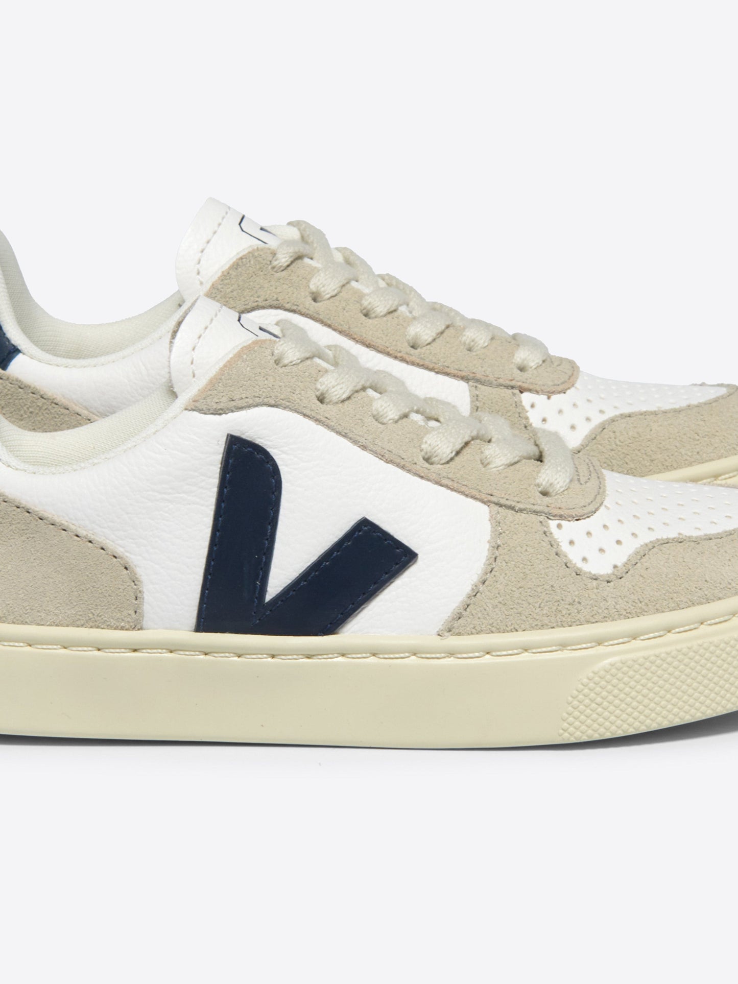 Veja Boys Laces Leather V-10 Trainers in White
