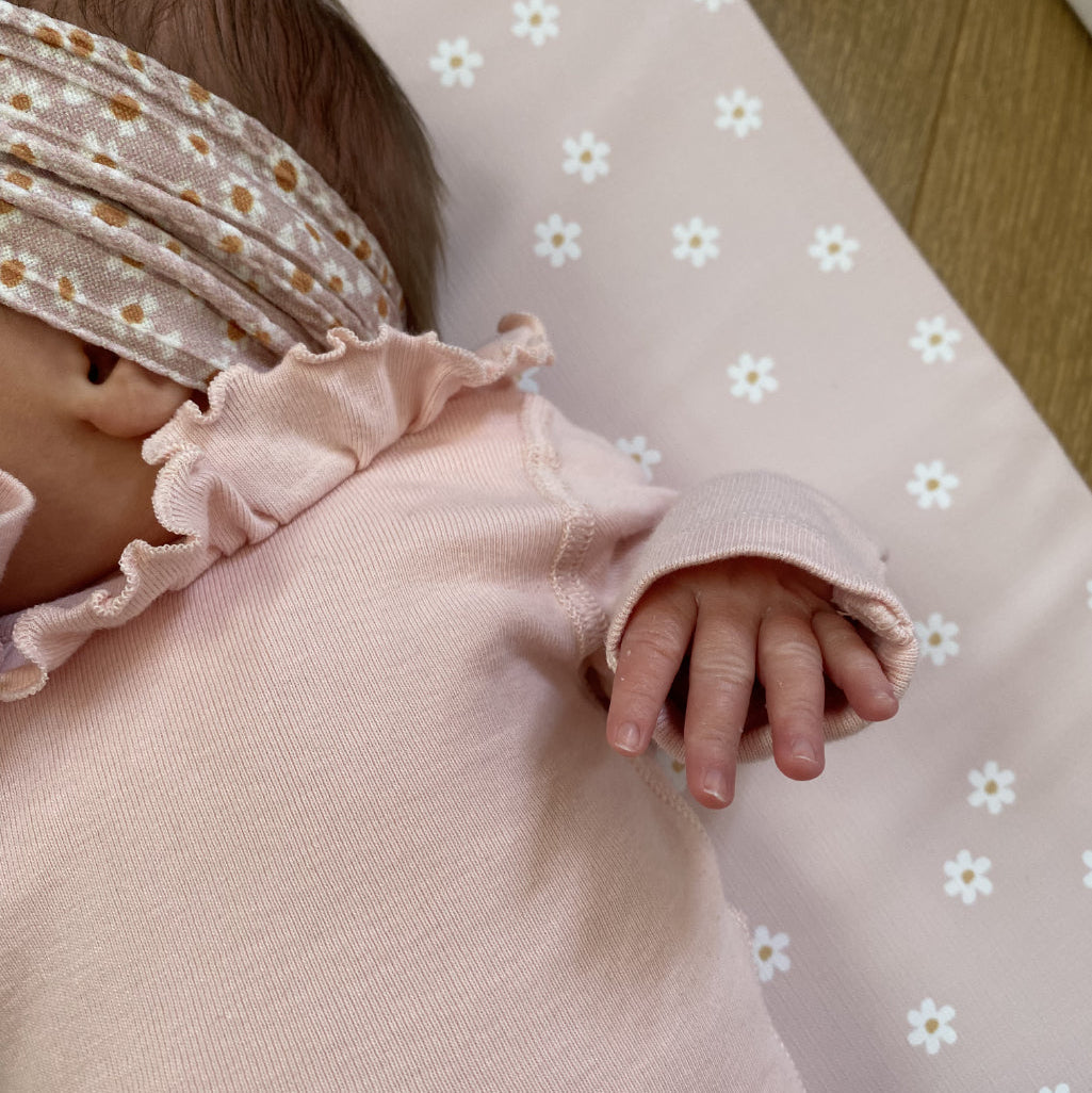 Anti-Roll Wedge Changing Mat - Pink Daisy Print