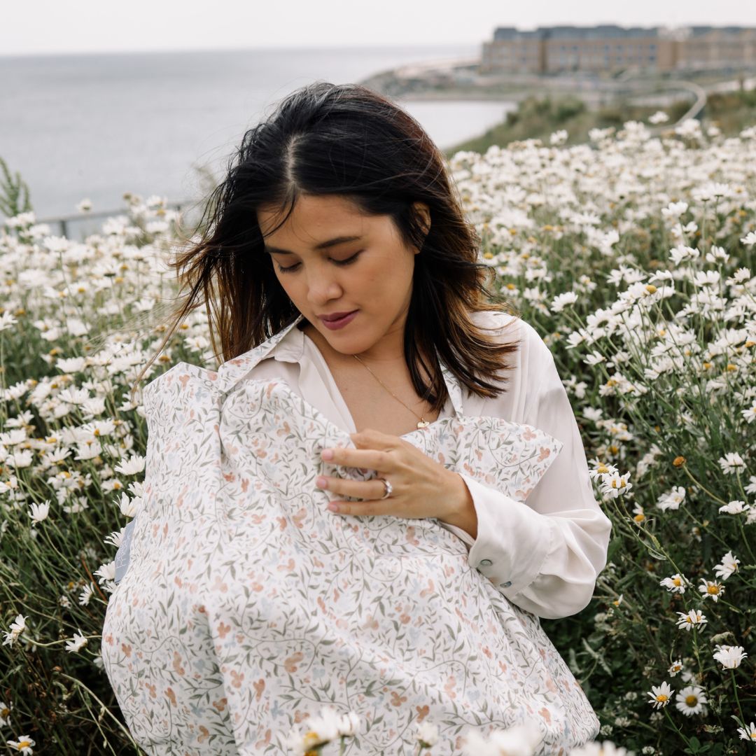 Feeding & Pumping Privacy Cover - Sweet & Wild - The Little Hive