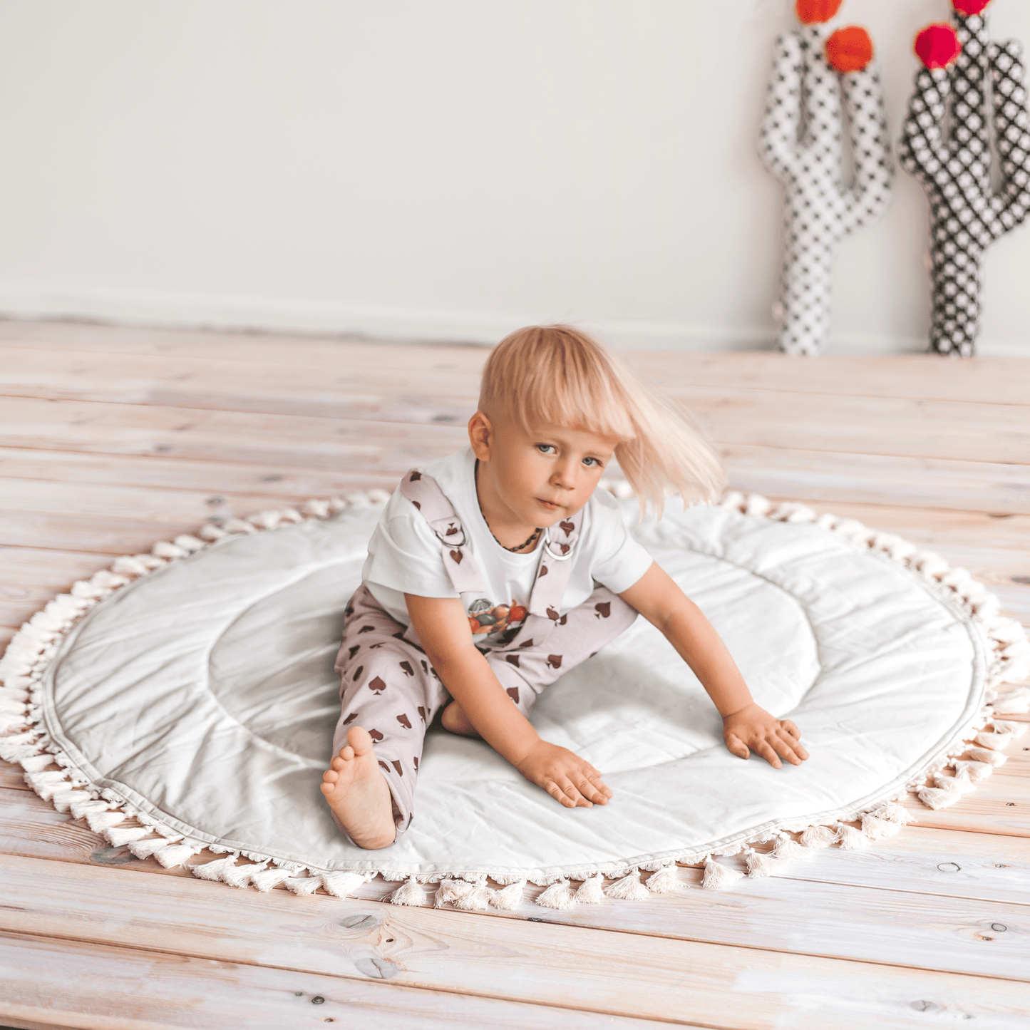 MINICAMP | Padded Kids Play Mat in Ecru with Tassels - The Little Hive