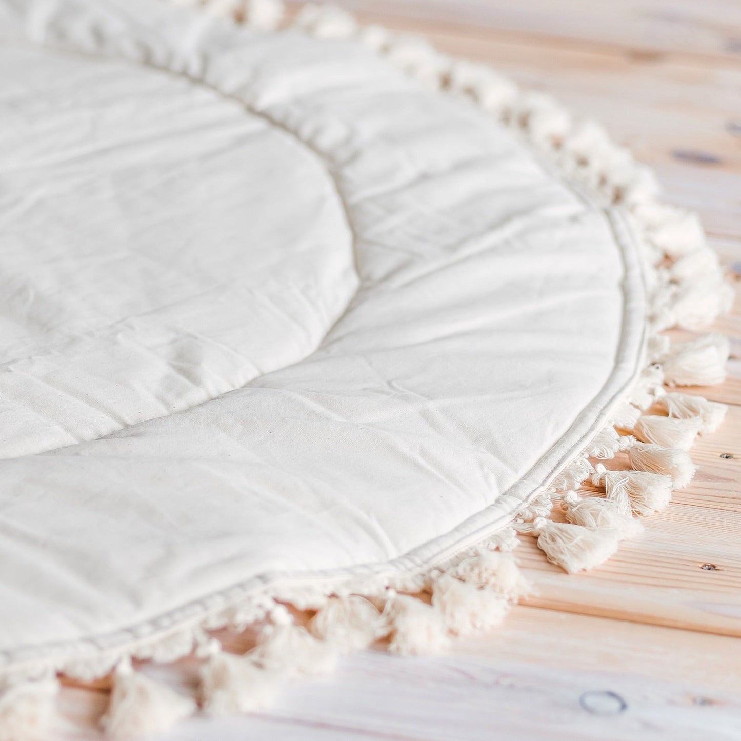 MINICAMP | Padded Kids Play Mat in Ecru with Tassels - The Little Hive