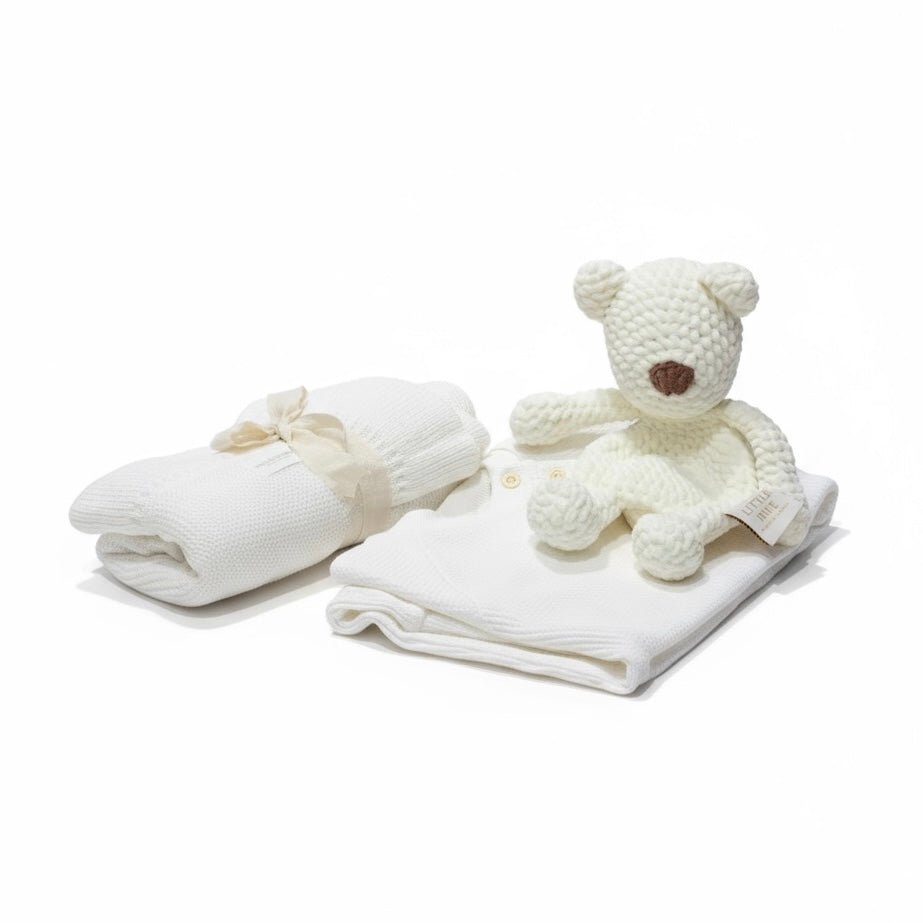 Newborn Knit Gift Box – Cream & White (0–6 Months) - The Little Hive