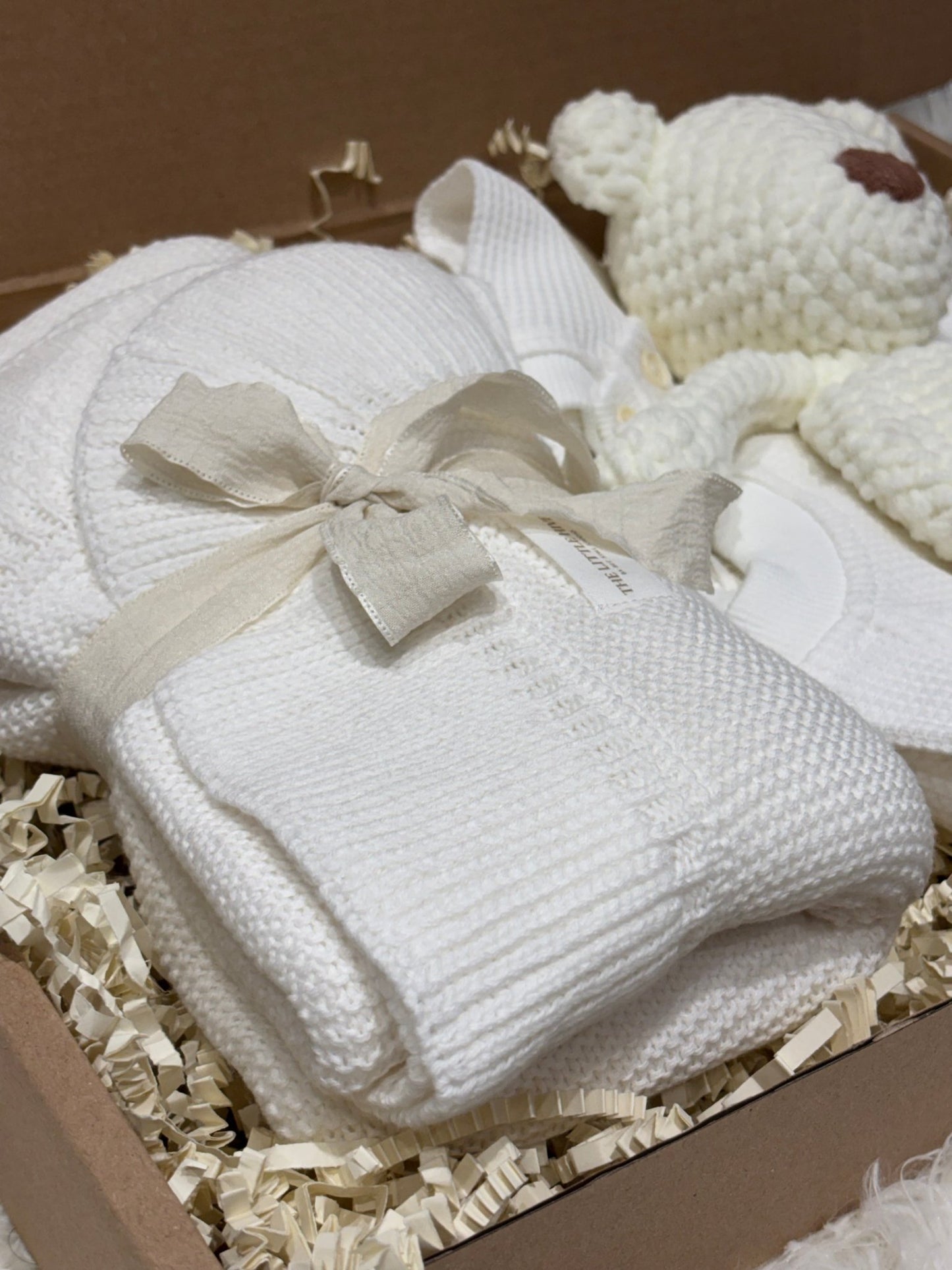 Newborn Knit Gift Box – Cream & White (0–6 Months) - The Little Hive
